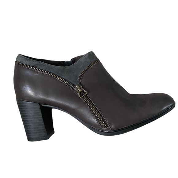CLARKS Ankle Booties Size 7.5 - Picture 2 of 10